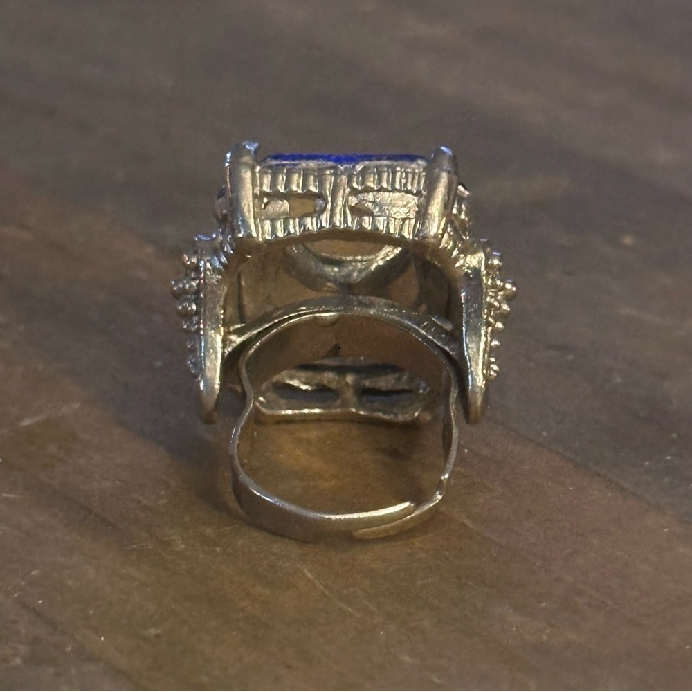 Vintage large blue gemstone cocktail ring - Picture 7 of 8